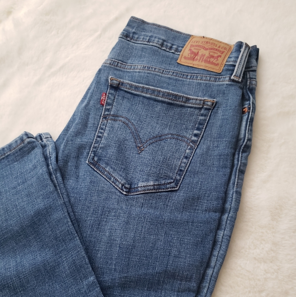 Levi's jeans boyfriend style